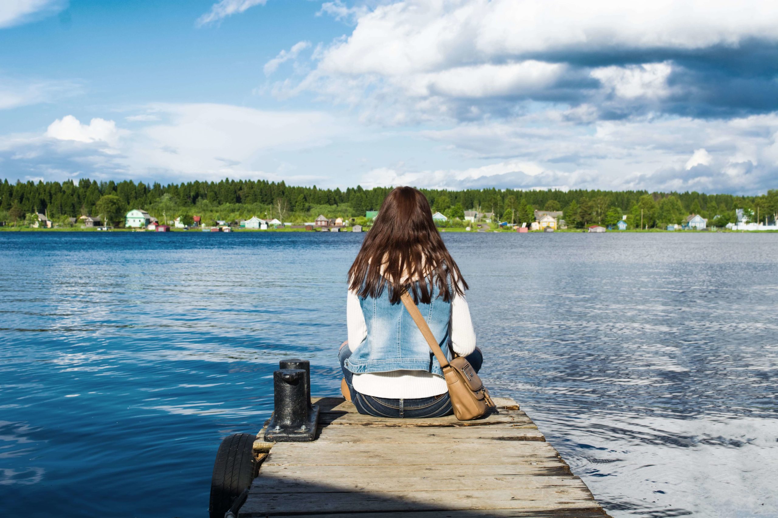 woman looking at the ocean dealing with anxiety